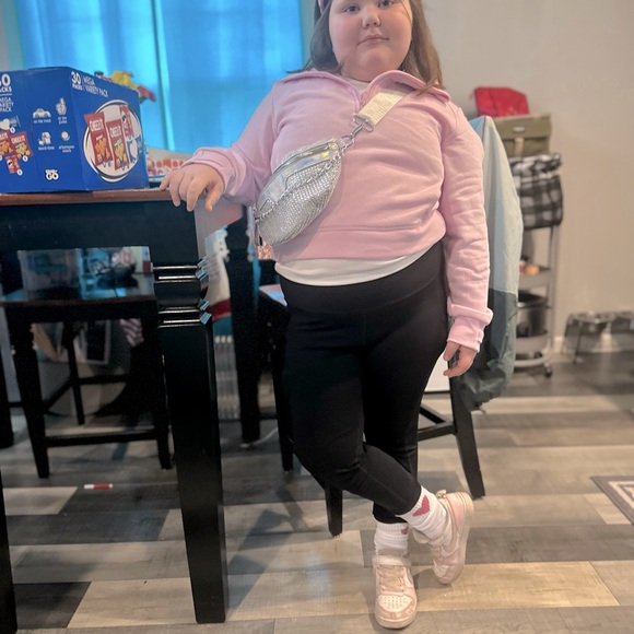 Meet the Posher - Picture 2 of 6